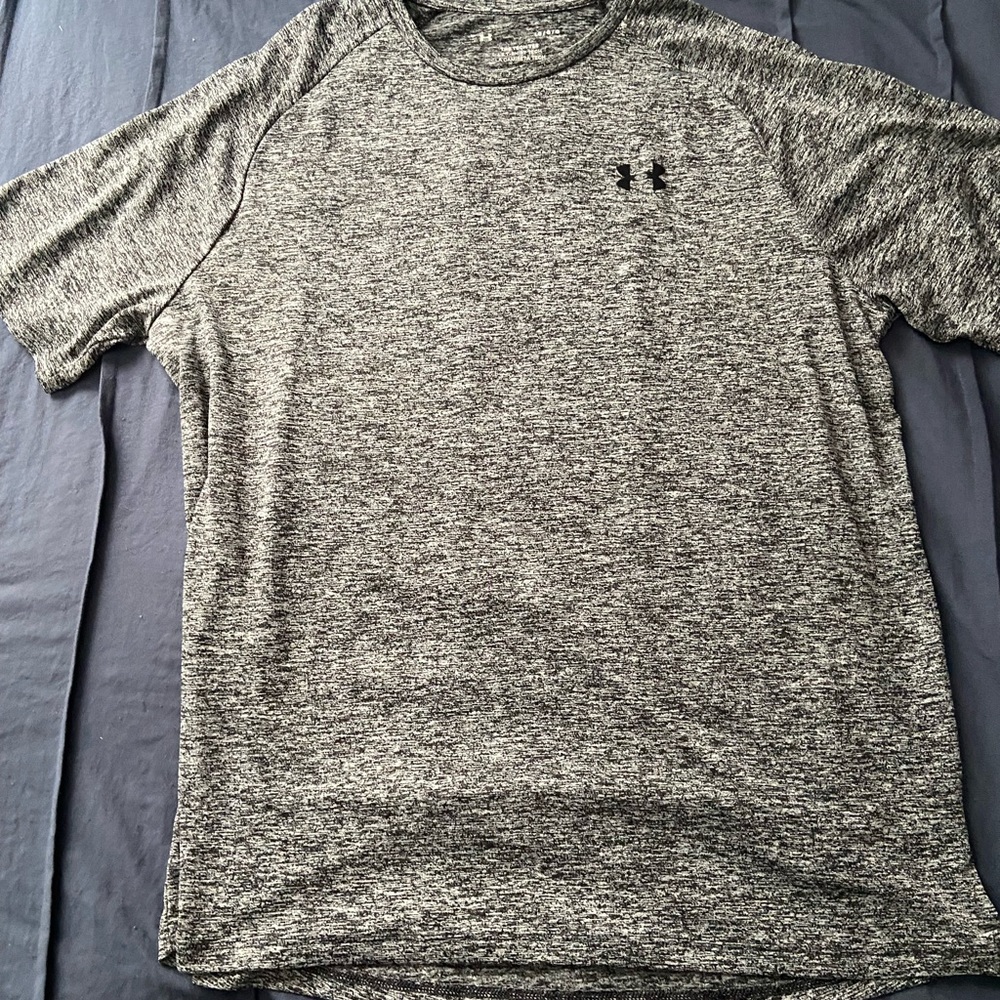 Under Armour Tshirt